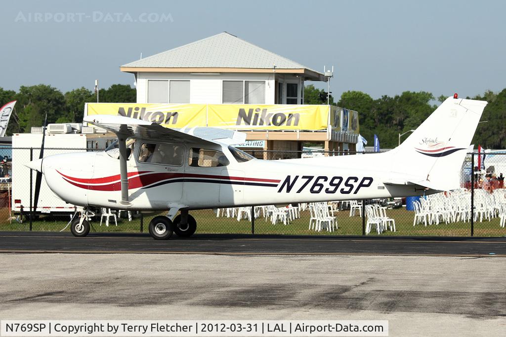 N769SP, 2001 Cessna 172S C/N 172S8701, 2001 Cessna 172S, c/n: 172S8701 at 2012 Sun N Fun