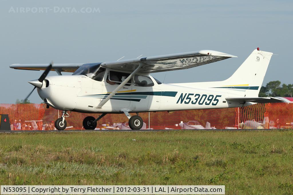 N53095, 2002 Cessna 172S C/N 172S9275, 2002 Cessna 172S, c/n: 172S9275 at 2012 Sun N Fun