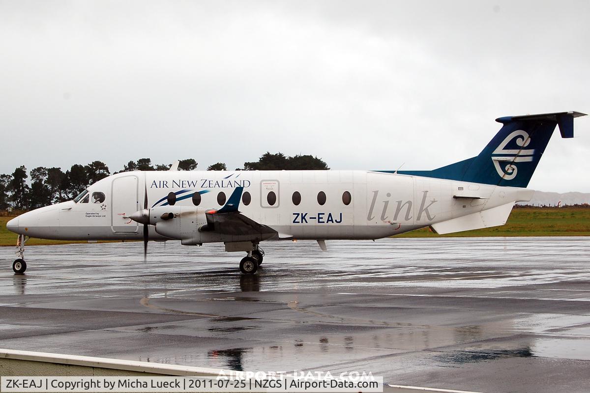 ZK-EAJ, 2002 Raytheon Aircraft Company 1900D C/N UE-433, At Gisborne