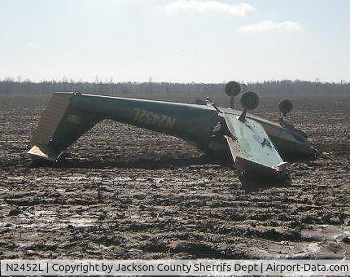 N2452L, 1979 Piper PA-38-112 Tomahawk C/N 38-79A0707, Tomahawk Down in a field in Arkansas