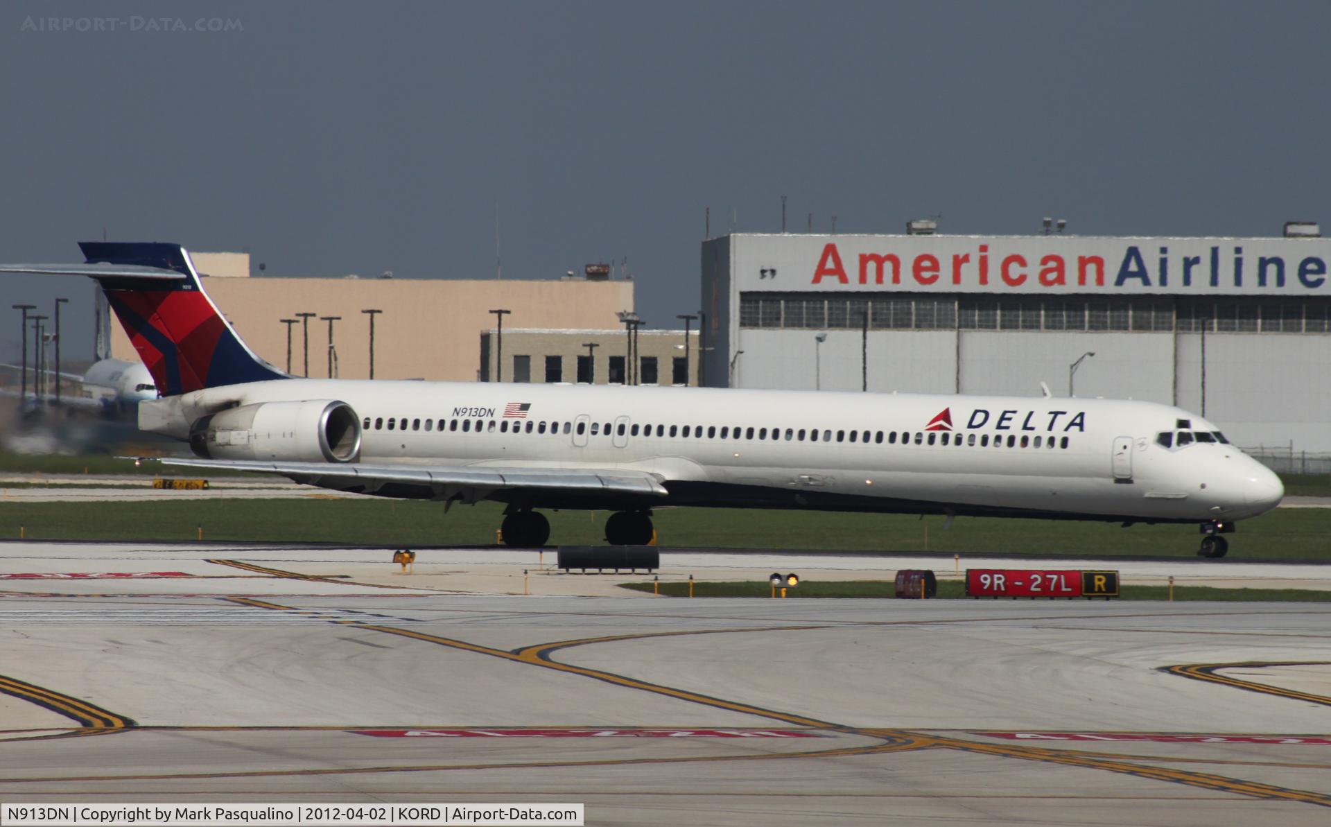 N913DN, 1996 McDonnell Douglas MD-90-30 C/N 53393, MD-90-30