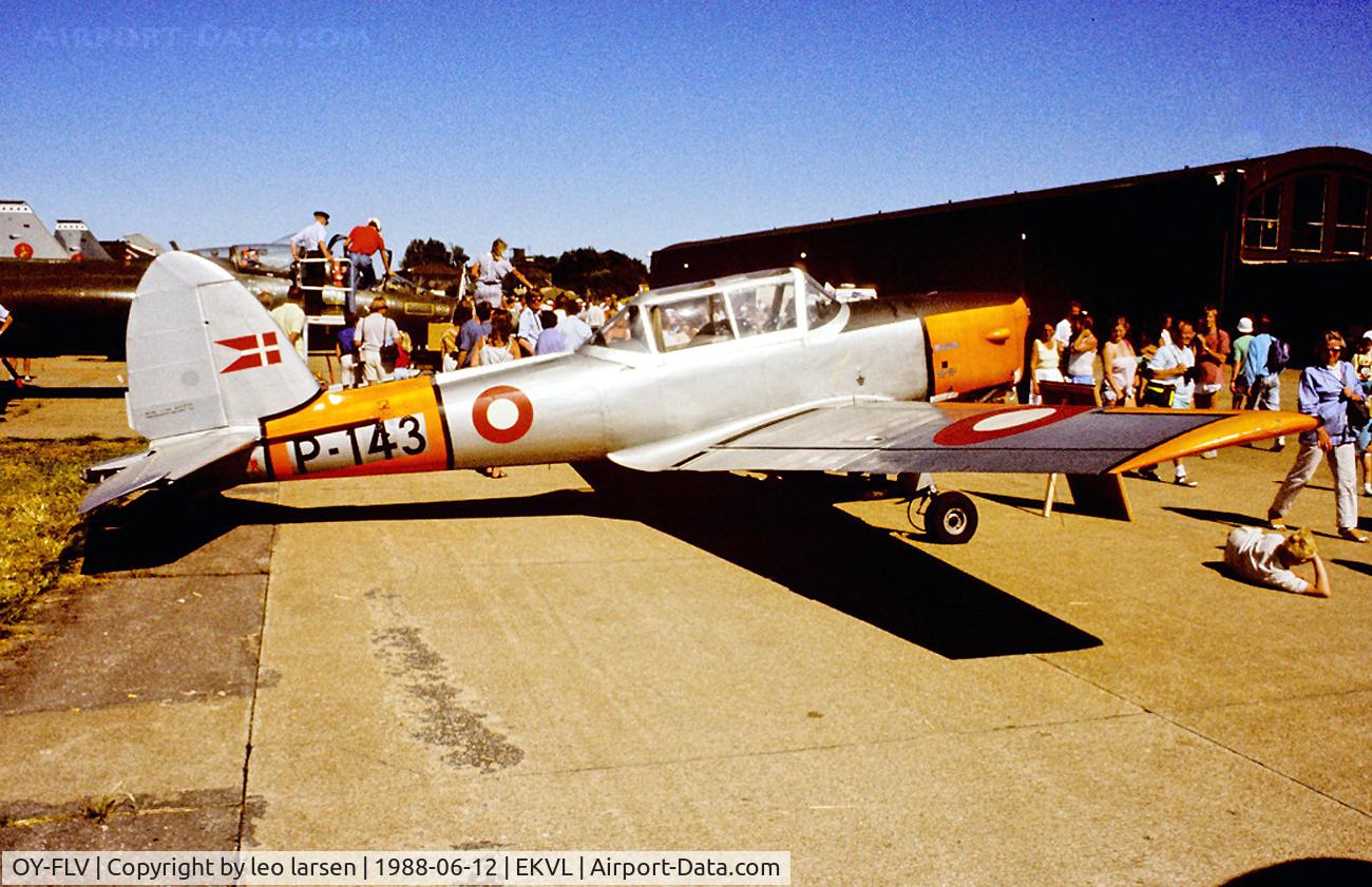 OY-FLV, 1953 De Havilland DHC-1 Chipmunk 22 C/N C1/0878, Vaerloese Air Show 12.6.88