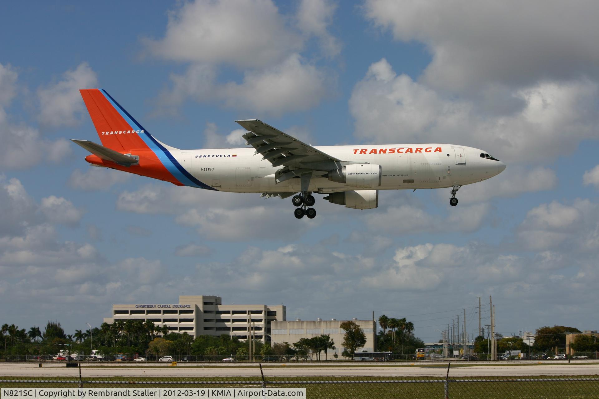 N821SC, 1982 Airbus A300B4-203 C/N 211, Landing at Miami Intl.'s south runway