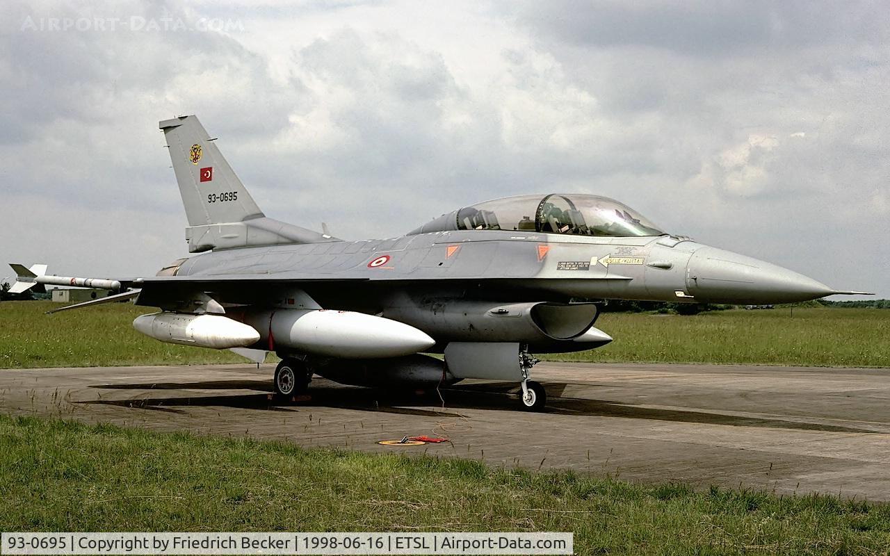 93-0695, 1993 TAI (Turkish Aerospace Industries) F-16D C/N HD-5, flightline at Fliegerhorst Lechfeld