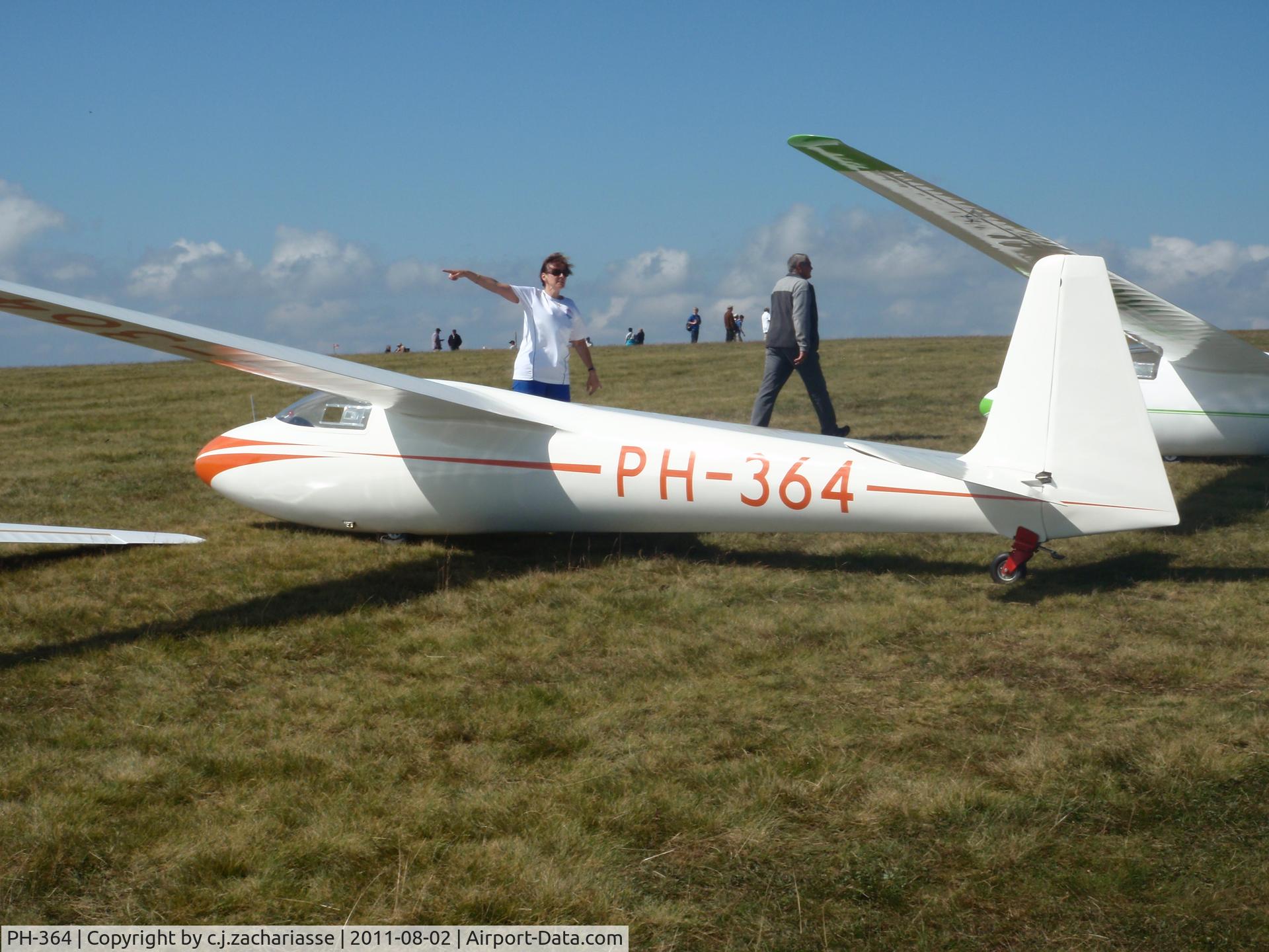 PH-364, Schleicher Ka-6E Rhonsegler C/N 4171, now based at Terlet, NL