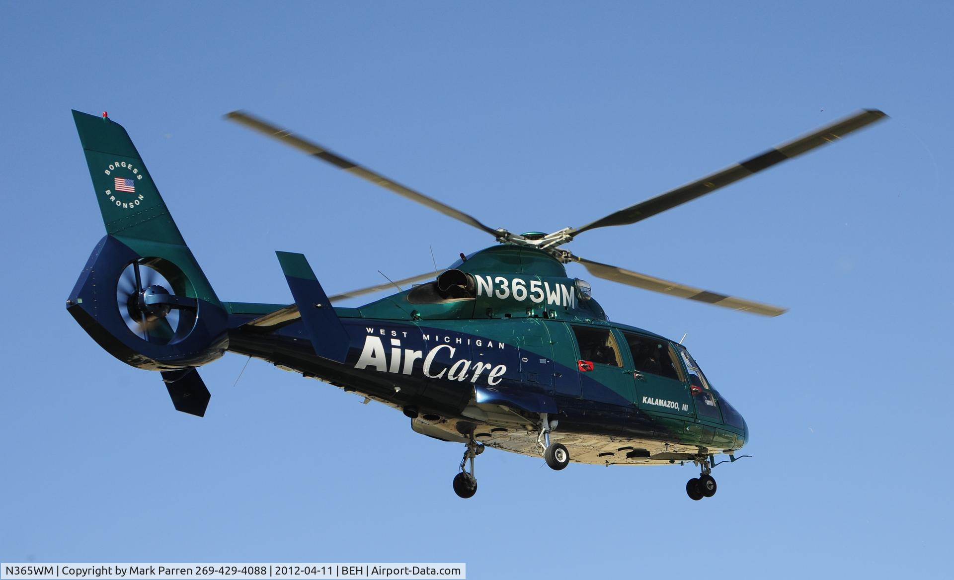 N365WM, 1991 Aerospatiale AS-365N-2 Dauphin C/N 6429, Picking up patient at Lakeland Saint Joseph Hospital, Saint Joseph, Michigan.