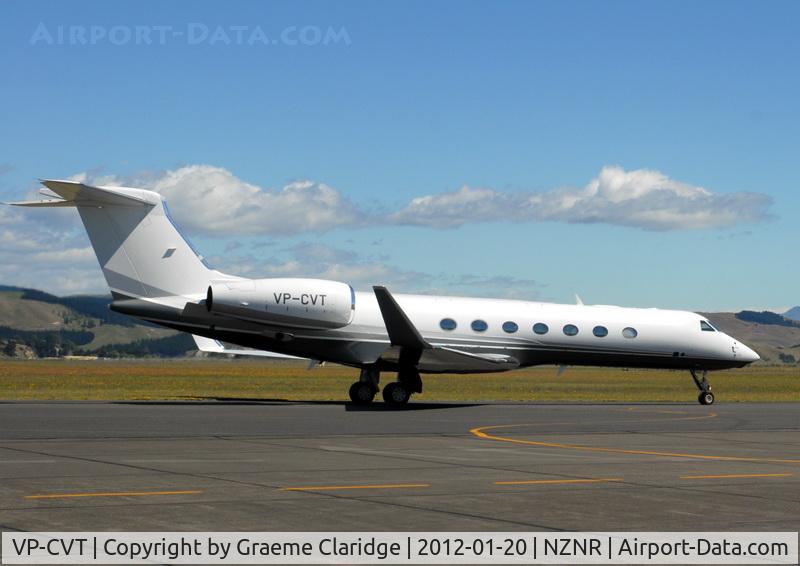 VP-CVT, 2006 Gulfstream Aerospace GV-SP (G550) C/N 5102, Just after touchdown at Napier NZ