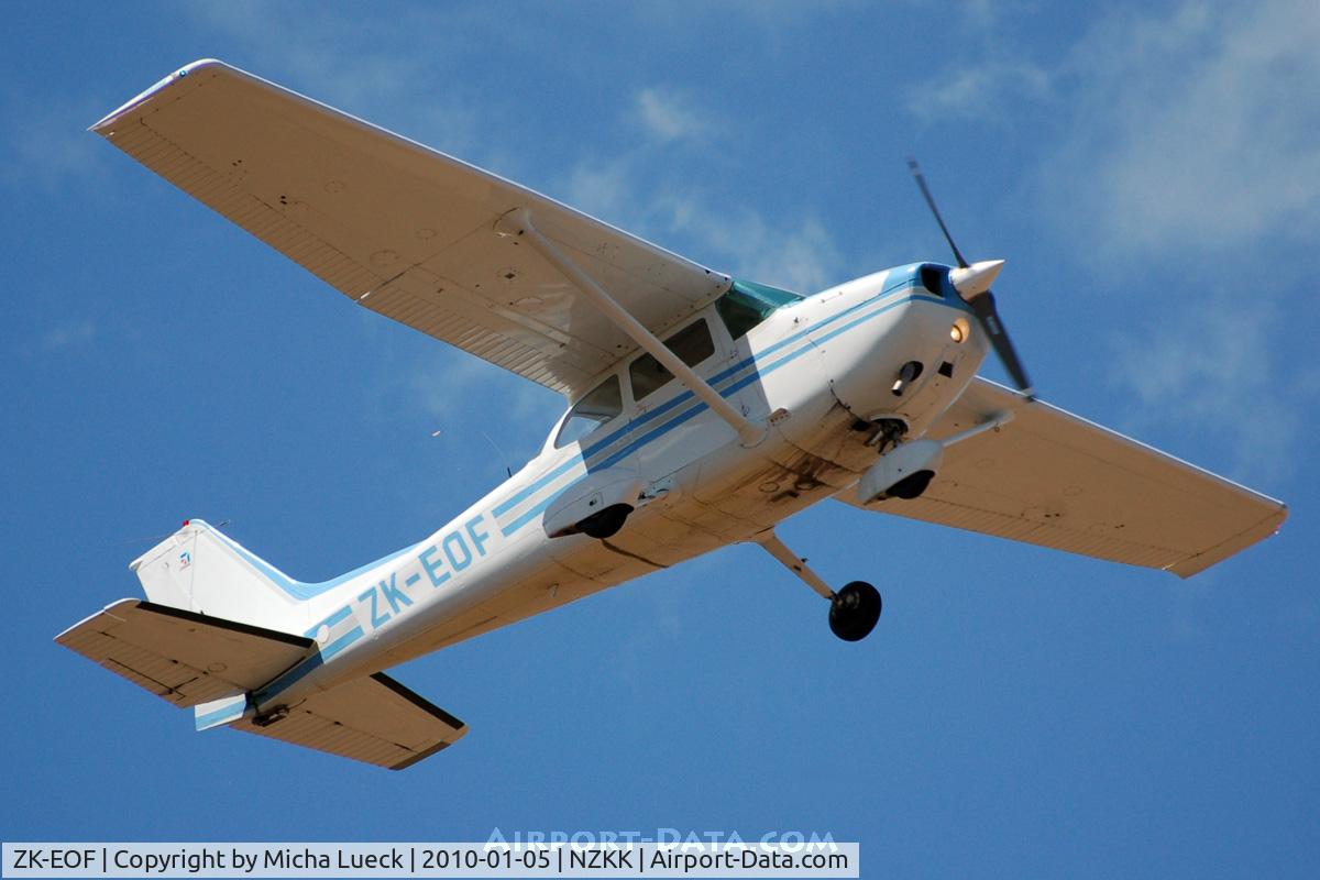 ZK-EOF, Cessna 172N C/N 17271798, At Kerikeri (Bay of Islands)