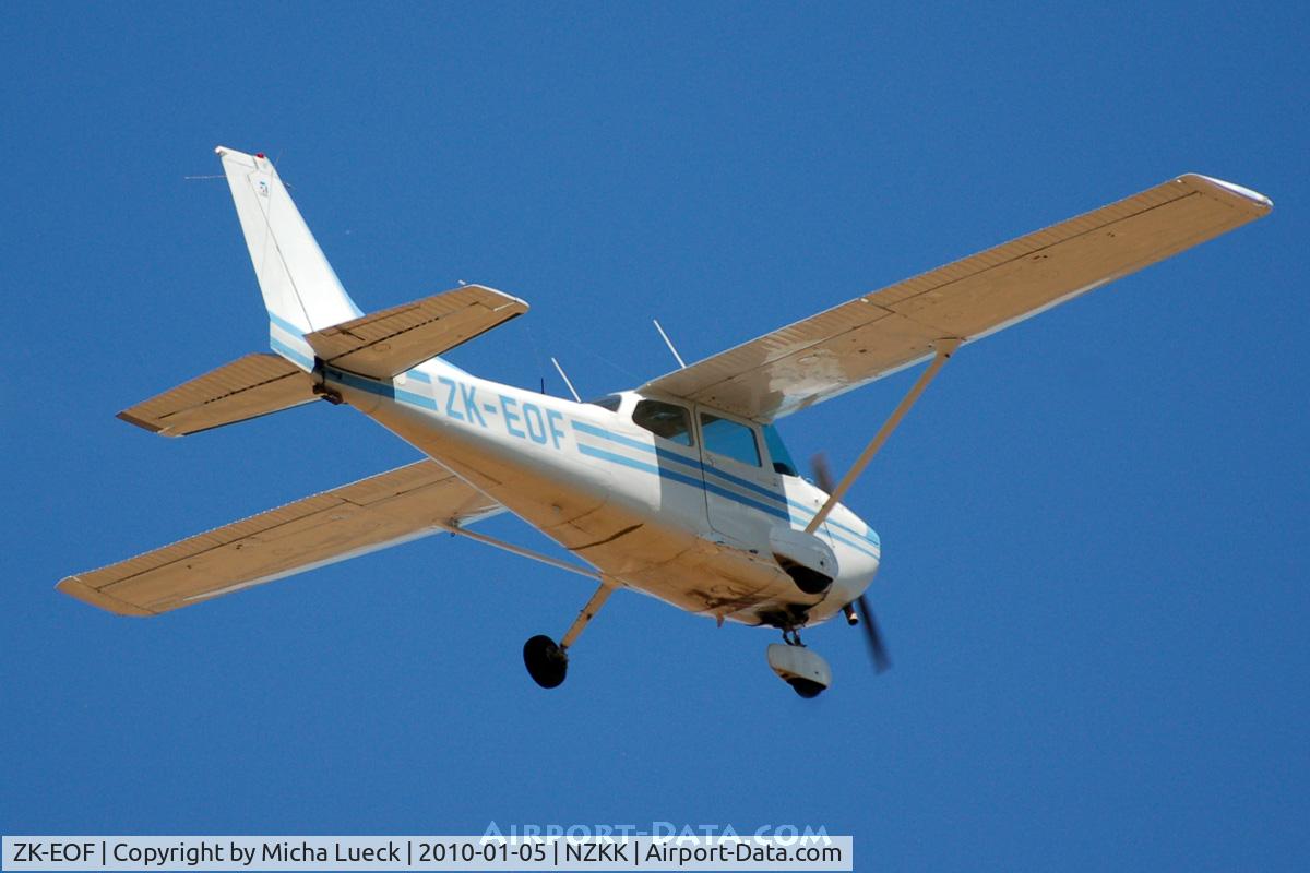 ZK-EOF, Cessna 172N C/N 17271798, At Kerikeri (Bay of Islands)