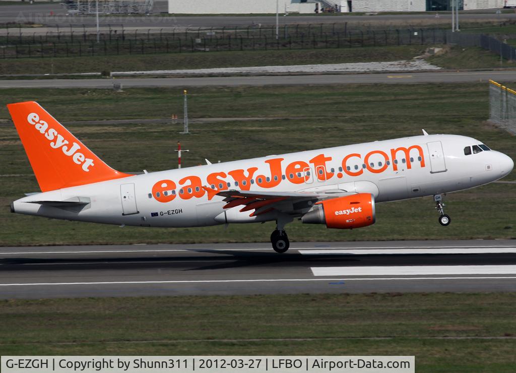G-EZGH, 2011 Airbus A319-111 C/N 4667, Landing rwy 14R