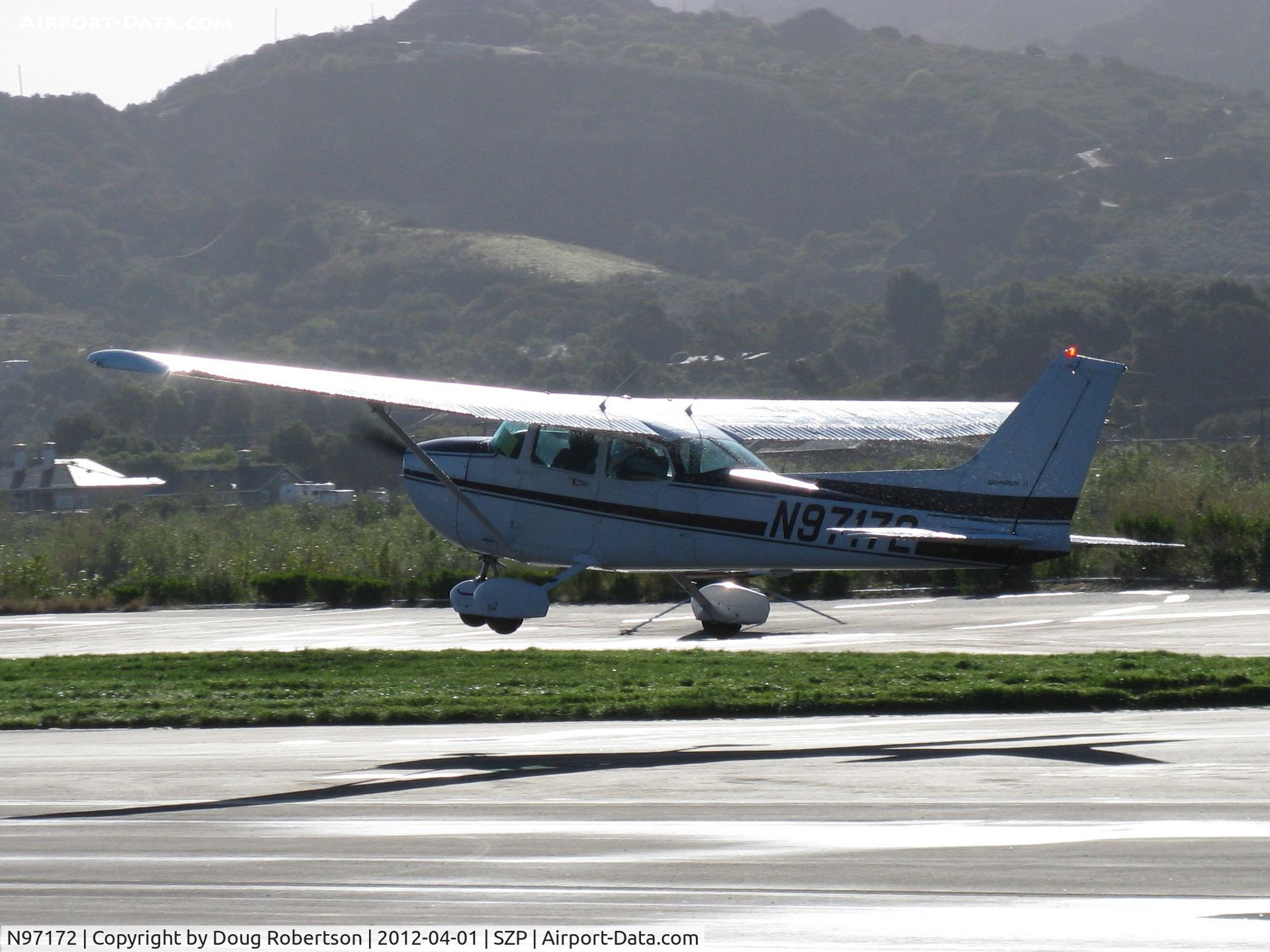 N97172, 1984 Cessna 172P C/N 17276162, 1984 Cessna 172P SKYHAWK, Lycoming O-320-D2J 160 Hp, takeoff Rwy 04