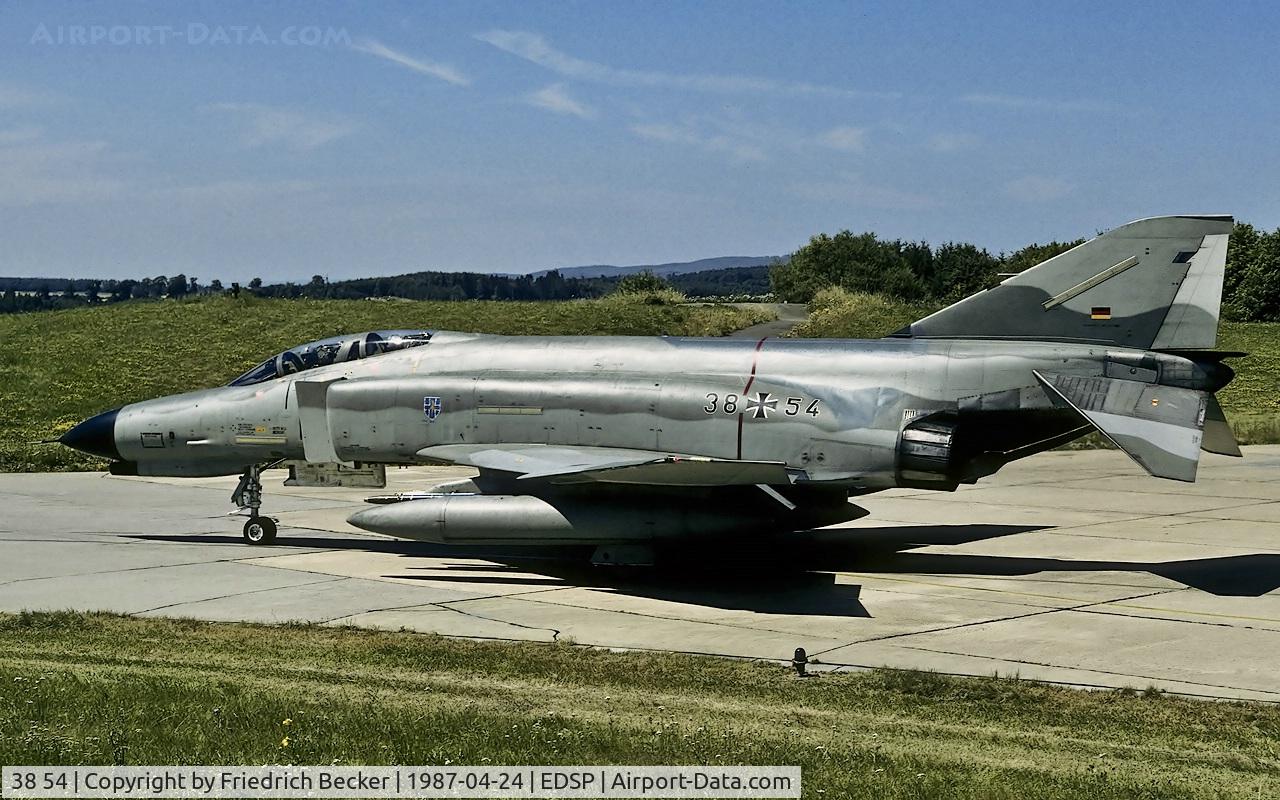 38 54, 1972 McDonnell Douglas F-4F Phantom II C/N 4761, taxying to the active