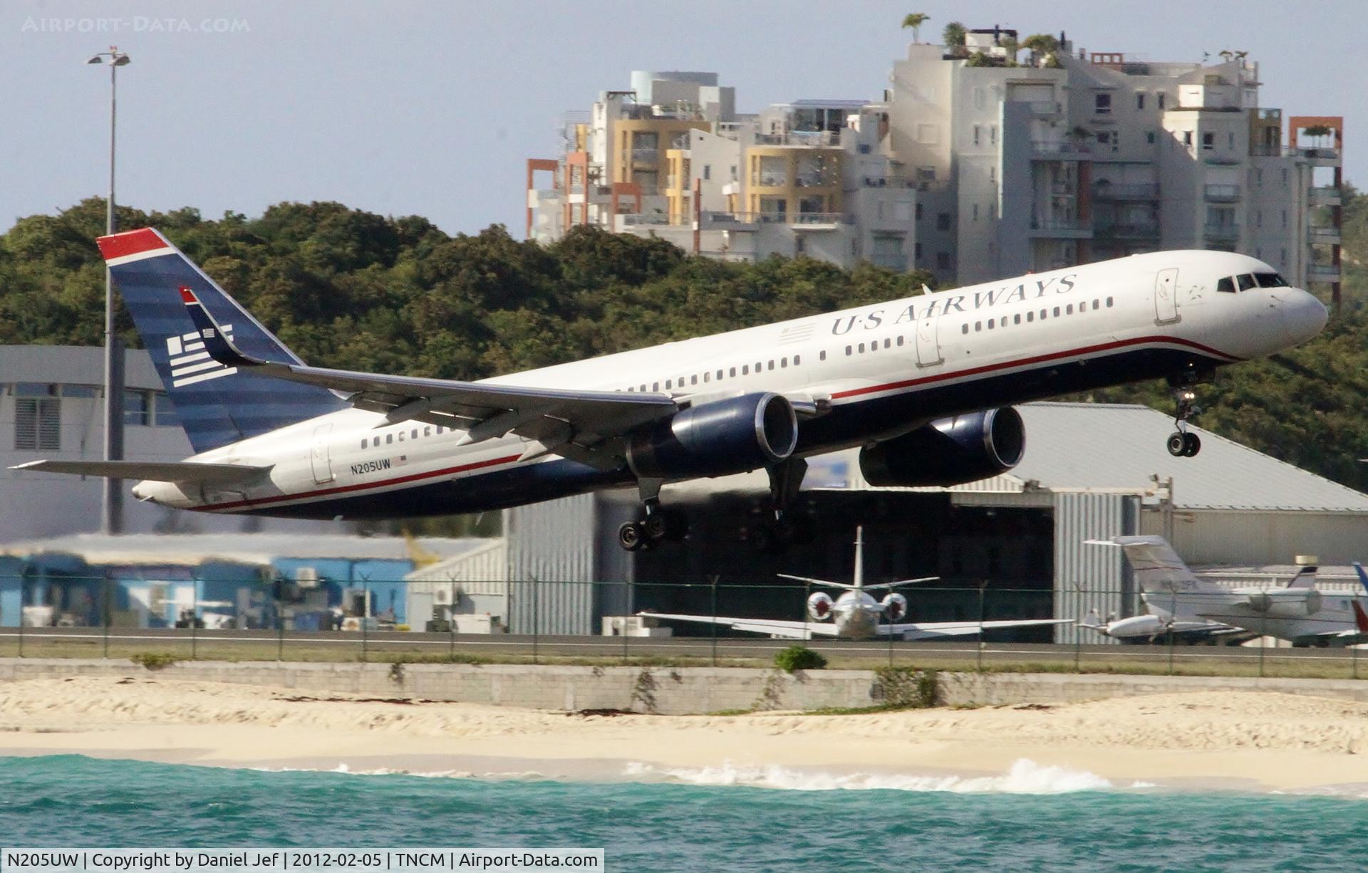 N205UW, 2000 Boeing 757-23N C/N 30887, N205UW
