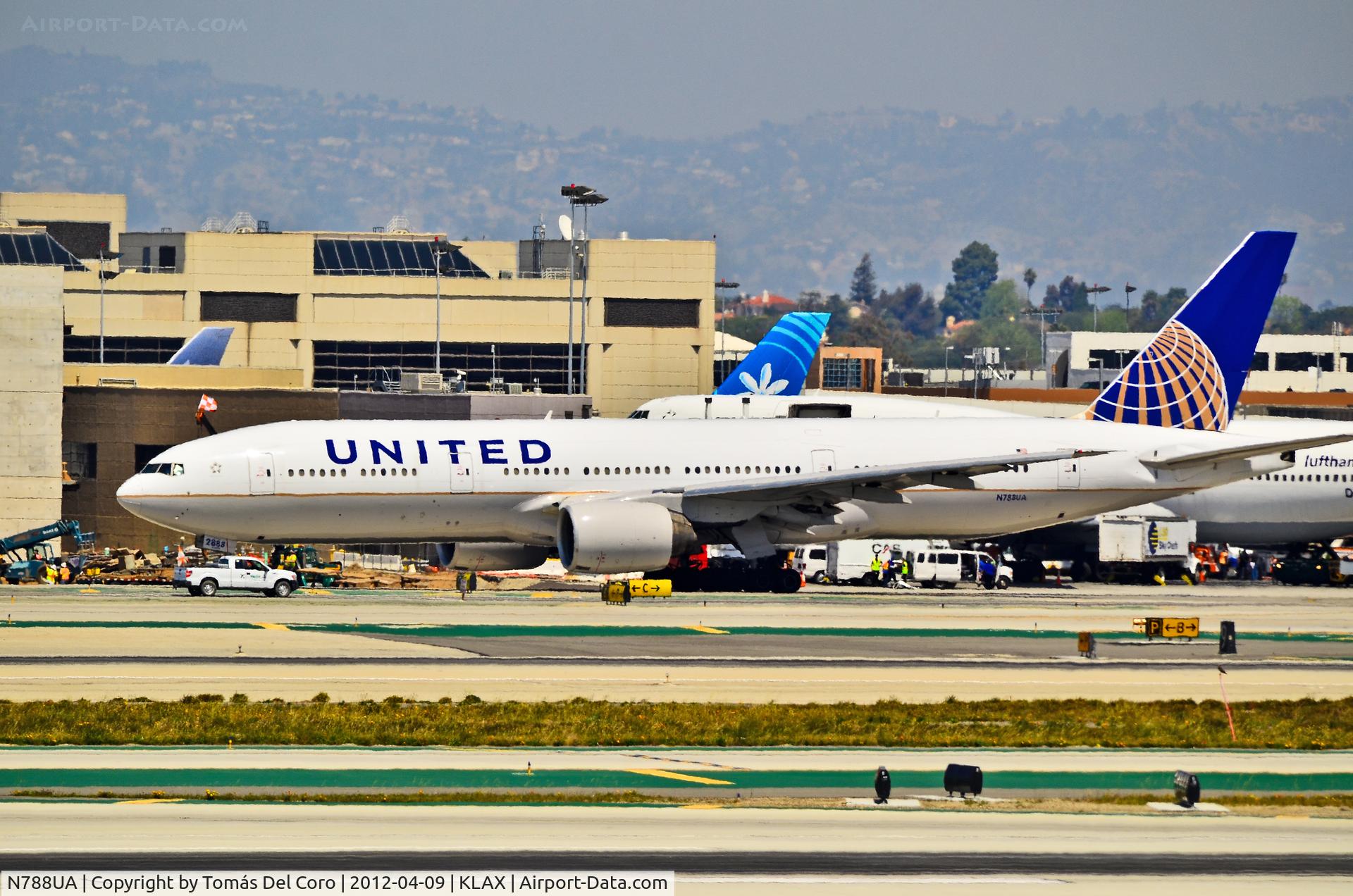 N788UA, 1997 Boeing 777-222 C/N 26942, N788UA United Airlines Boeing 777-222/ER (cn 26942/82)

Los Angeles International Airport (IATA: LAX, ICAO: KLAX, FAA LID: LAX)
TDelCoro
April 9, 2012