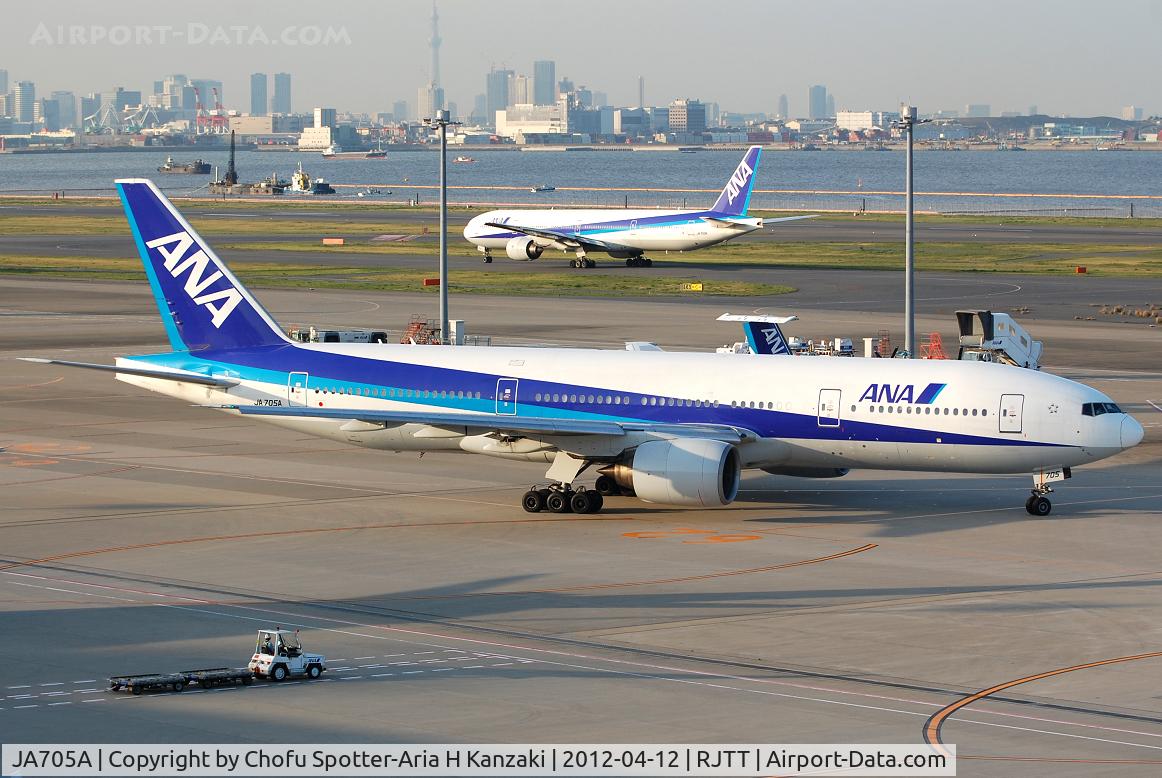 JA705A, 1998 Boeing 777-281 C/N 29029, NikonD40+TAMRON SP AF 70-200mm F/2.8 Di LD [IF]