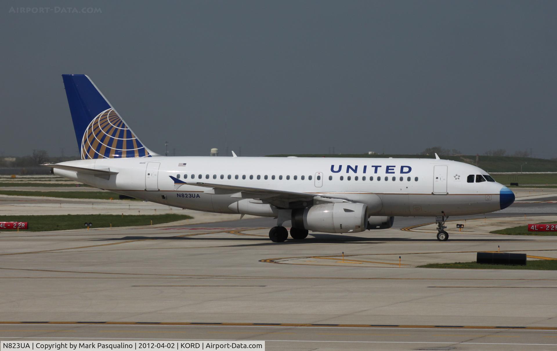 N823UA, 1998 Airbus A319-131 C/N 952, Airbus A319