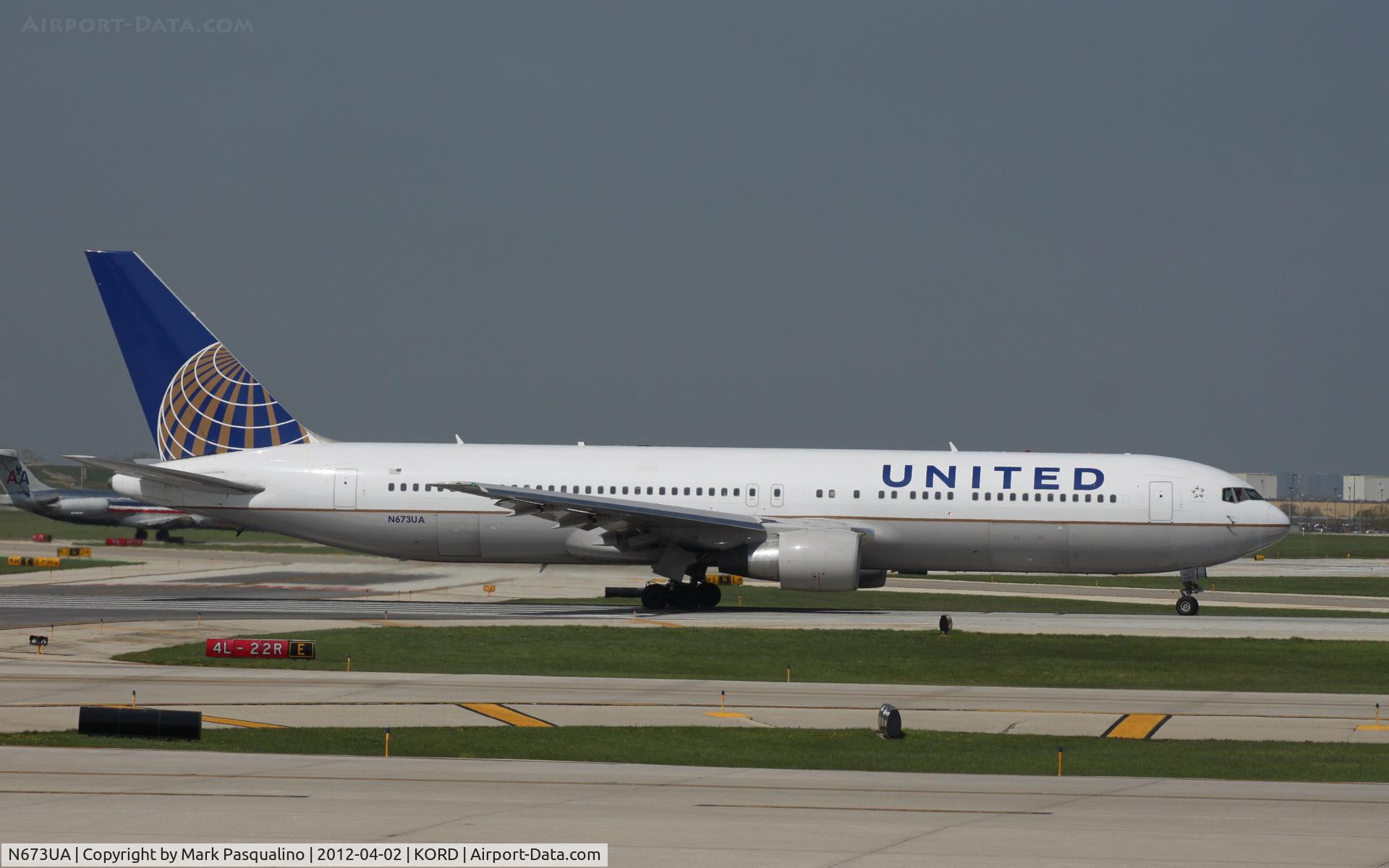 N673UA, 2000 Boeing 767-322 C/N 29241, Boeing 767-300