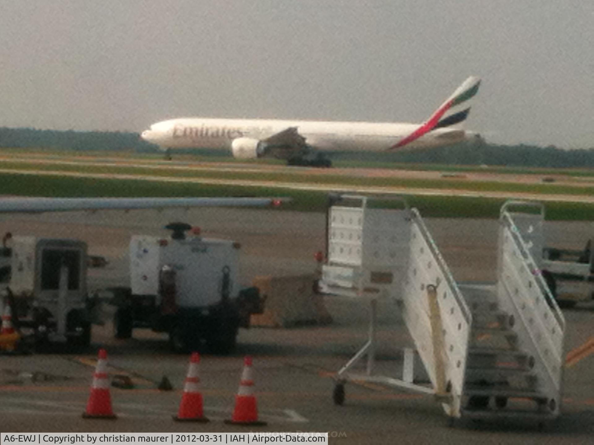 A6-EWJ, 2009 Boeing 777-21H/LR C/N 35590, Boeing 777