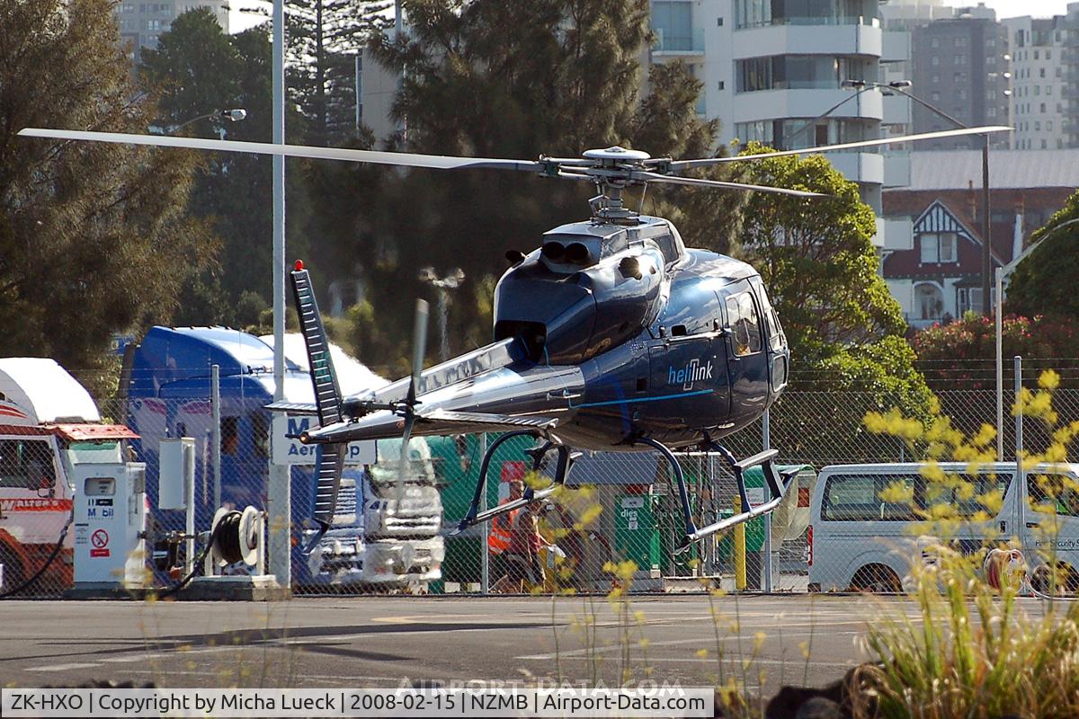 ZK-HXO, Aerospatiale AS-355F-1 Ecureuil 2 C/N 5284, At Mechanic's Bay Heliport