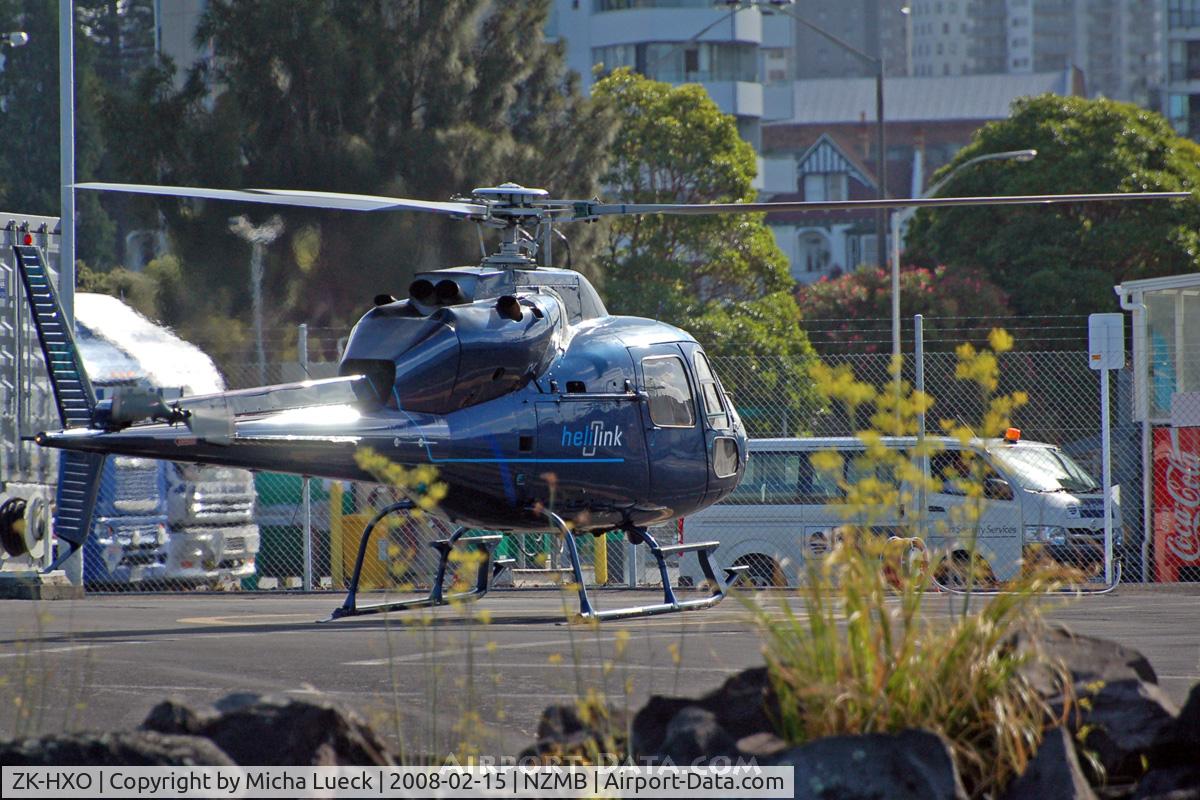 ZK-HXO, Aerospatiale AS-355F-1 Ecureuil 2 C/N 5284, At Mechanic's Bay Heliport