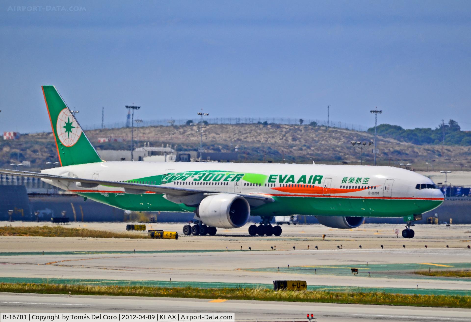 B-16701, 2005 Boeing 777-35E/ER C/N 32639, B-16701 EVA Air Boeing 777-35E/ER (cn 32639/524)

Los Angeles International Airport (IATA: LAX, ICAO: KLAX, FAA LID: LAX)
TDelCoro
April 9, 2012