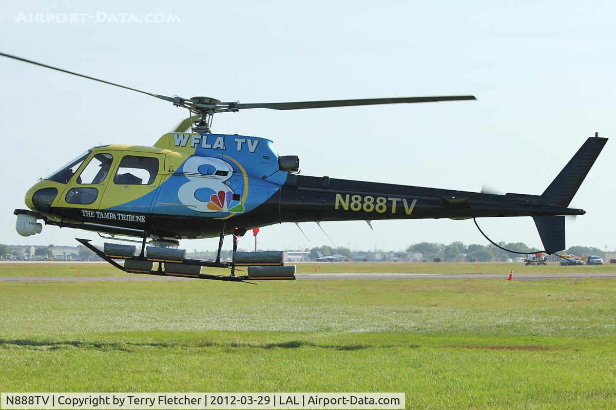 N888TV, 1978 Aerospatiale AS-350B Ecureuil C/N 2007, 1978 S.n.i.a.s. AS-350B ECUREUIL, c/n: 2007 giving TV News coverage to 2012 Sun N Fun