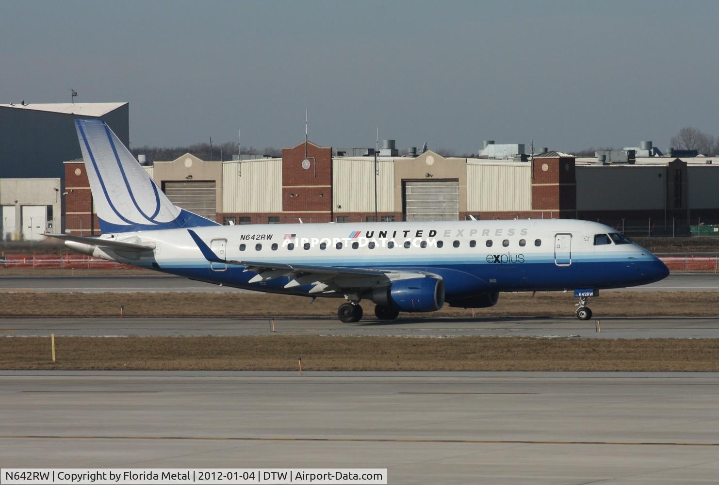 N642RW, 2004 Embraer 170SE (ERJ-170-100SE) C/N 17000063, Shuttle America E170