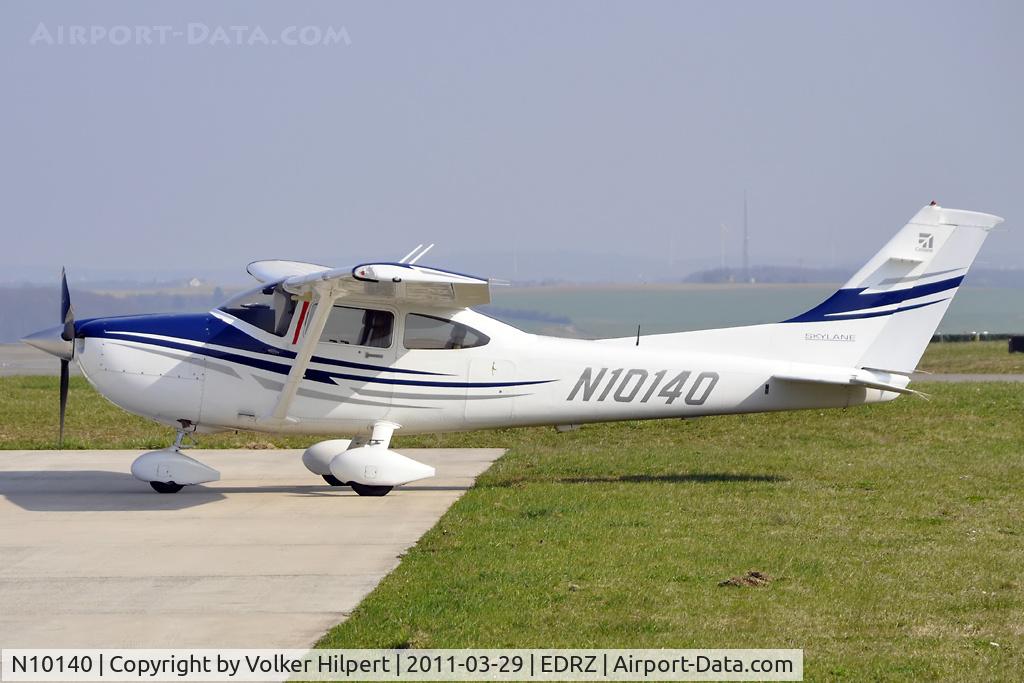 N10140, 2005 Cessna 182T Skylane C/N 18281545, on visit at zqw