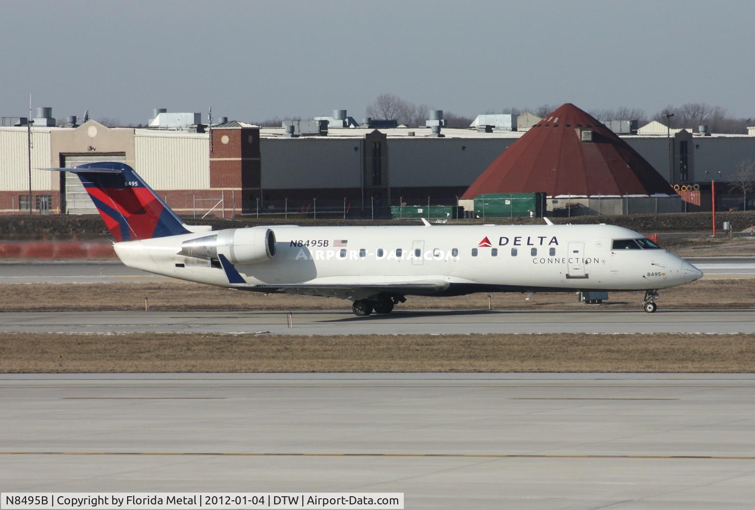 N8495B, 2001 Bombardier CRJ-200ER (CL-600-2B19) C/N 7495, Pinnacle CRJ-200