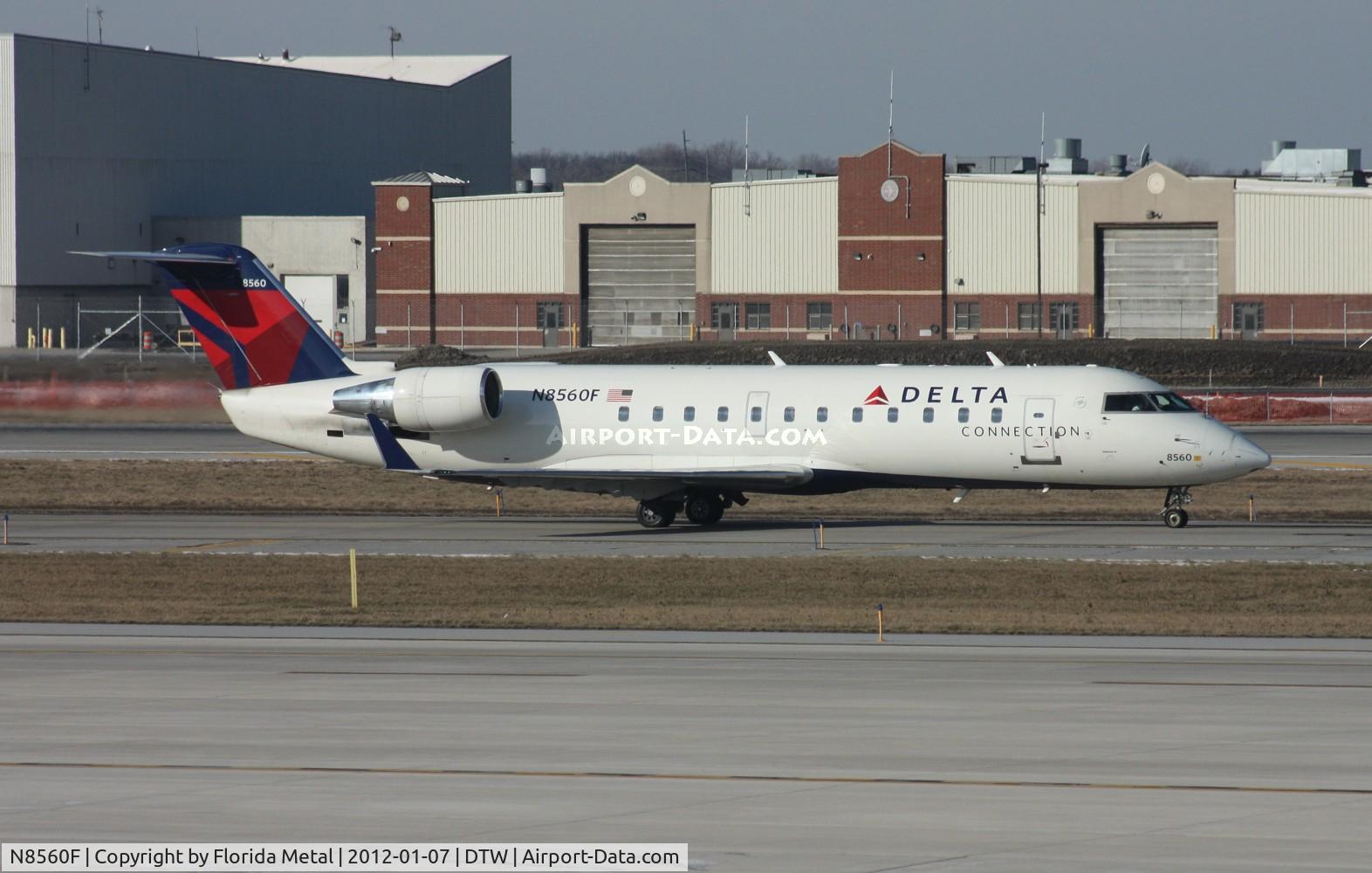 N8560F, 2001 Bombardier CRJ-200LR (CL-600-2B19) C/N 7560, Pinnacle CRJ-200