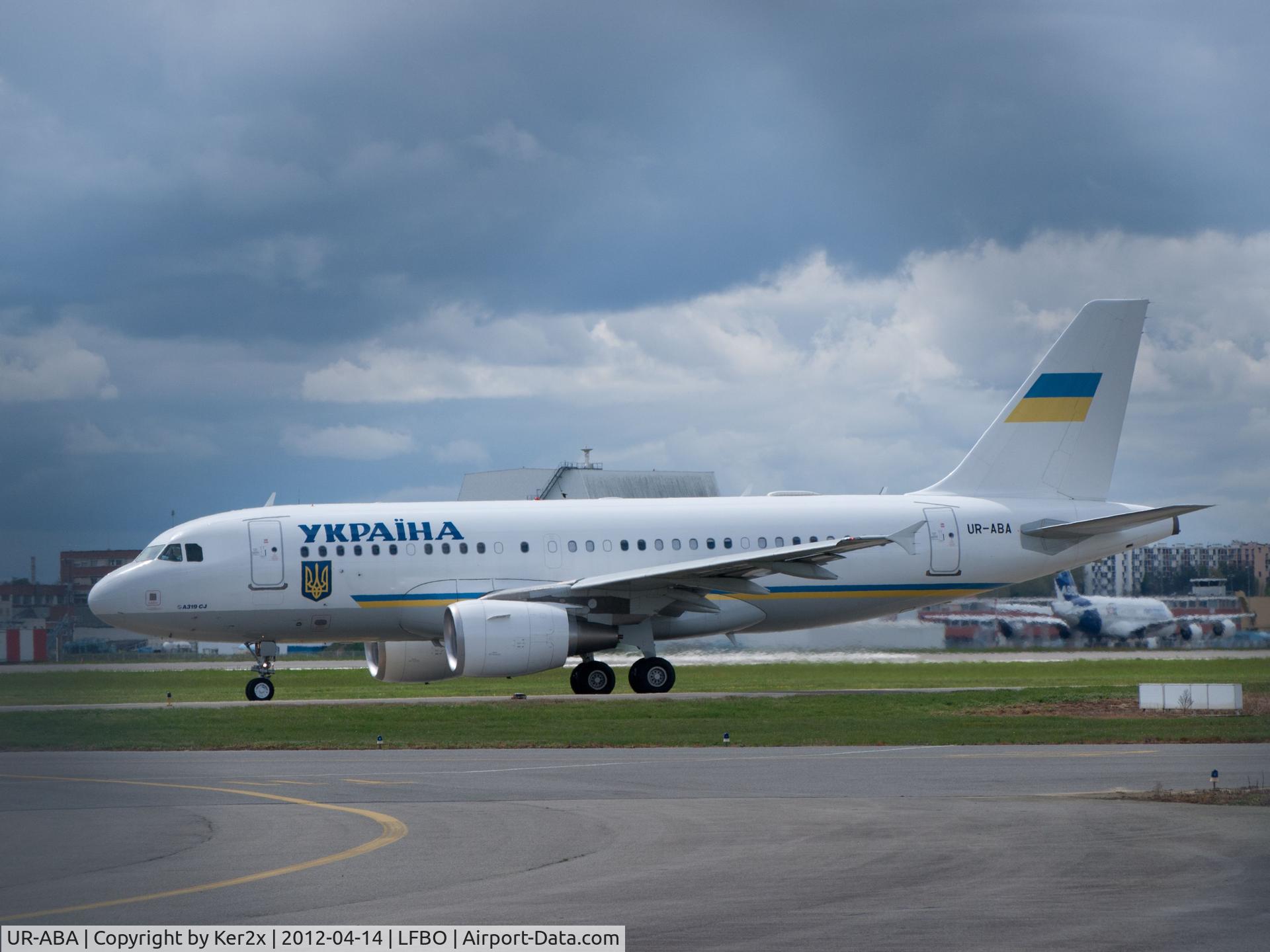 UR-ABA, 2007 Airbus A319-115 C/N 3260, Airport Toulouse-Blagnac, France.