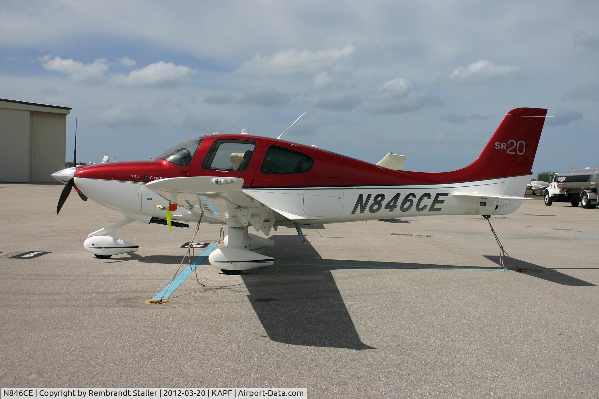 N846CE, 2011 Cirrus SR20 C/N 2112, On the sunny ramp at Naples