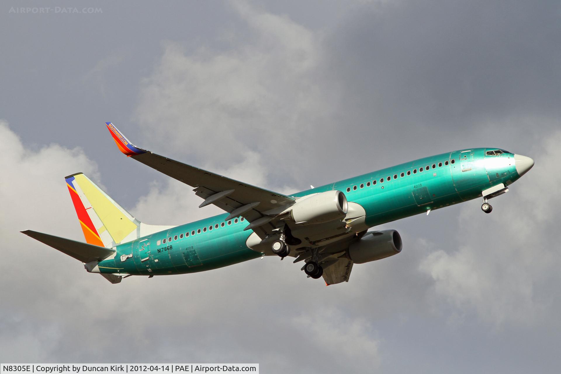 N8305E, 2012 Boeing 737-8H4 C/N 36683, First flight ILS go around at Everett wearing test reg N1786B