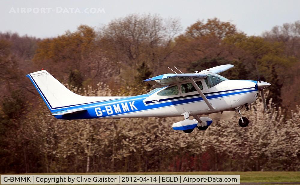 G-BMMK, 1975 Cessna 182P Skylane C/N 182-64117, Ex: OO-AVU > G-BMMK - Departing for Bembridge