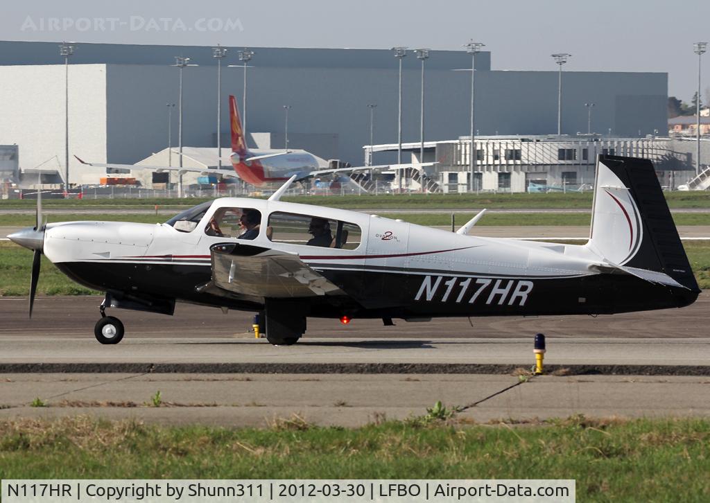 N117HR, 2005 Mooney M20R Ovation C/N 29-0361, Taxiing to the Terminal...