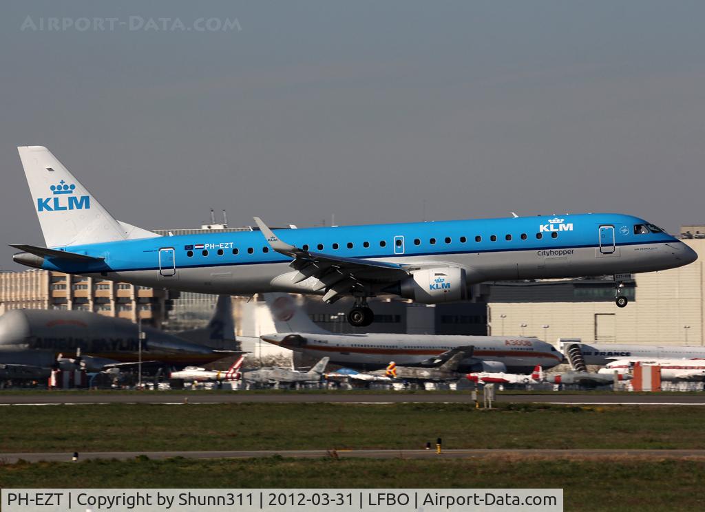 PH-EZT, 2012 Embraer 190LR (ERJ-190-100LR) C/N 19000519, Landing rwy 32R