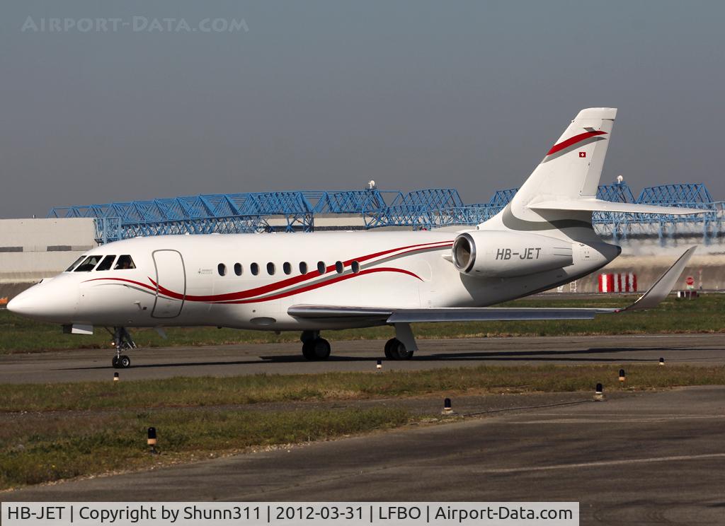HB-JET, 2008 Dassault Falcon 2000EX EASy C/N 154, Taxiing for departure...