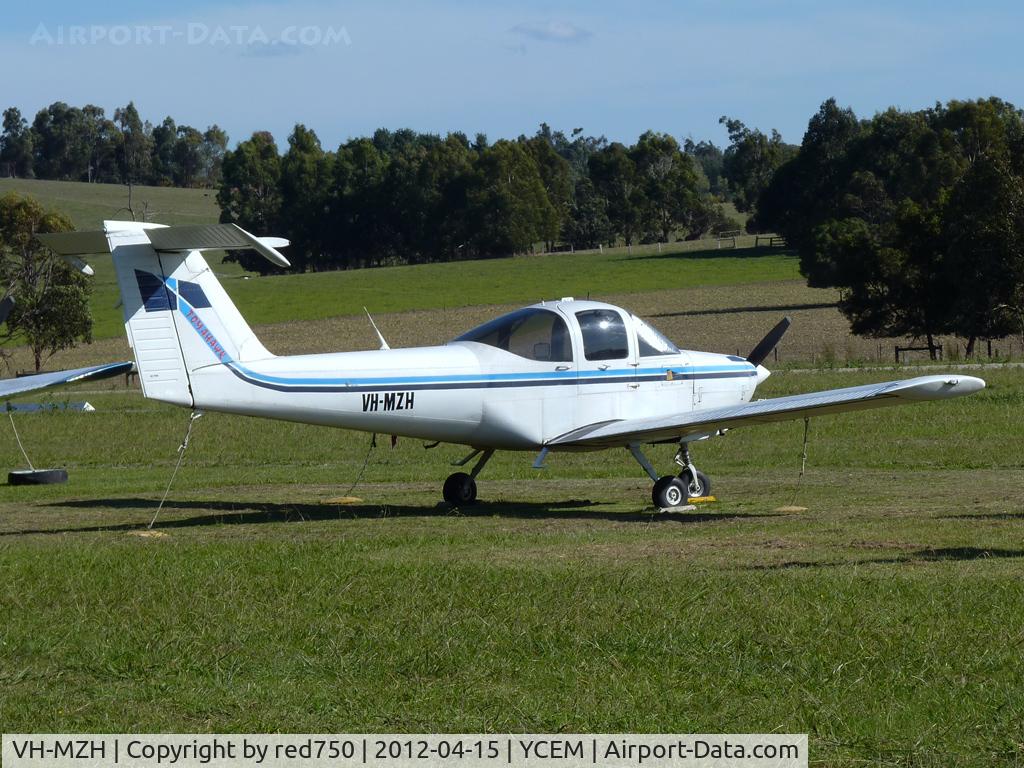 VH-MZH, 1978 Piper PA-38-112 Tomahawk C/N 38-79A0176, Tomahawk VH-MZH at Coldstream