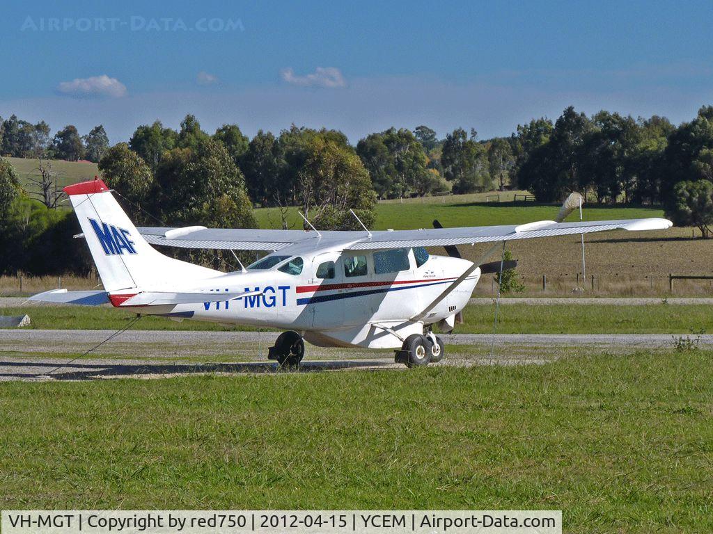VH-MGT, 1981 Cessna TU206G Turbo Stationair Turbo Stationair C/N U206-06295, Cessna 206 VH-MGT at Coldstream