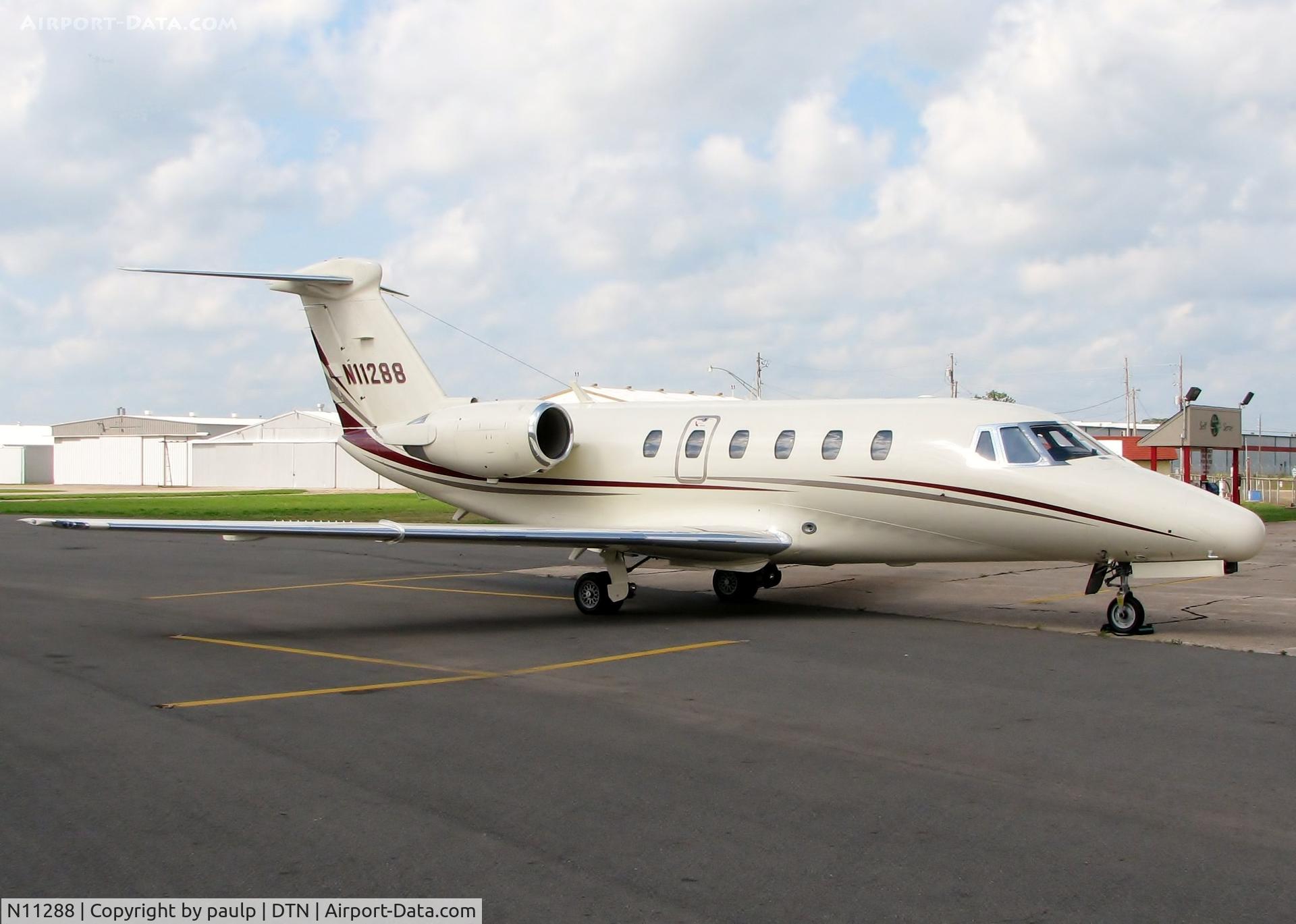 N11288, 1990 Cessna 650 C/N 650-0184, At Downtown Shreveport.