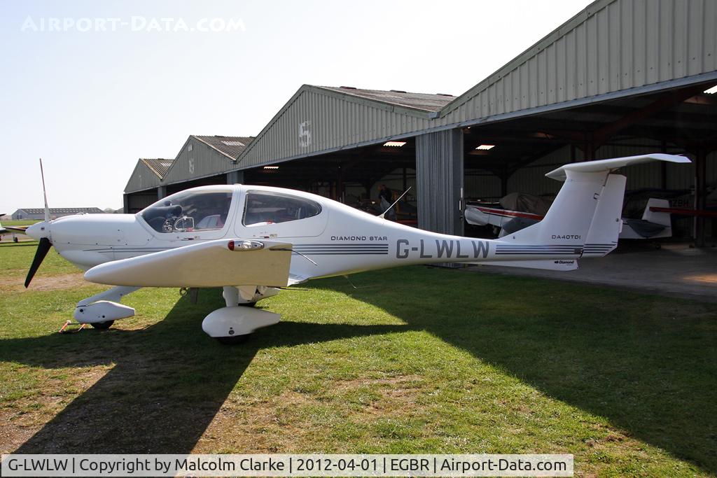 G-LWLW, 2003 Diamond DA-40D Diamond Star C/N D4.052, Diamond Aircraft DA-40D, Breighton Airfield's 2012 April Fools Fly-In.