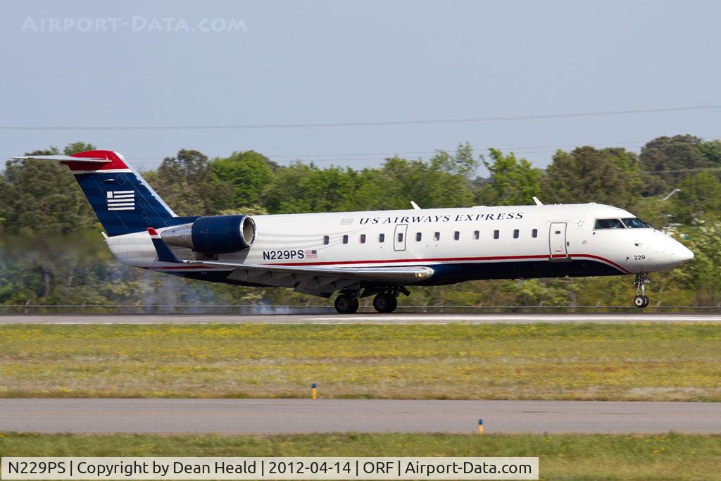 N229PS, 2004 Bombardier CRJ-200ER (CL-600-2B19) C/N 7898, US Airways Express (PSA Airlines) N229PS (FLT JIA2547) from Philadelphia Int'l (KPHL) landing RWY 23.