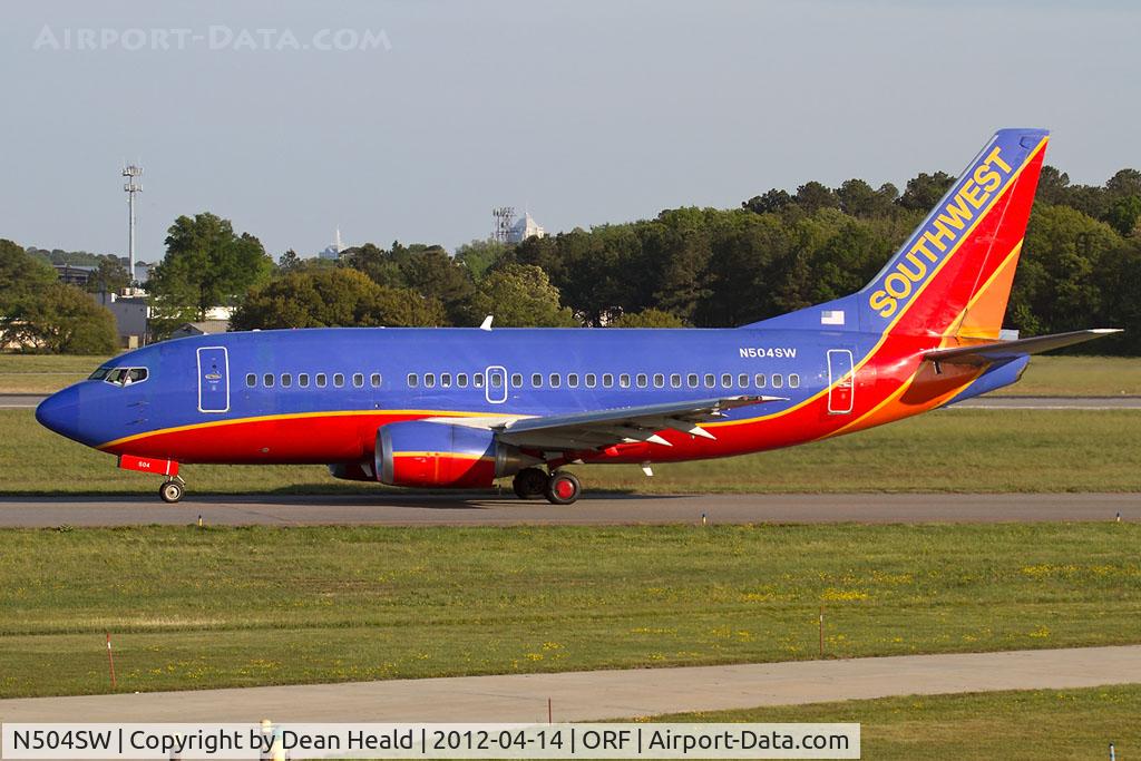 N504SW, 1990 Boeing 737-5H4 C/N 24181, Southwest Airlines N504SW (FLT SWA1427) taxiing to RWY 23 for departure to Baltimore/Washington International Airport (KBWI).