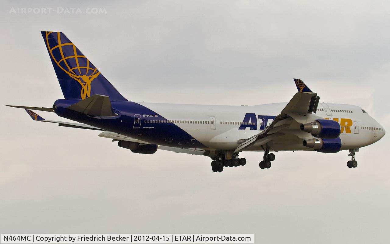 N464MC, 1992 Boeing 747-446 C/N 26341, on final RW08