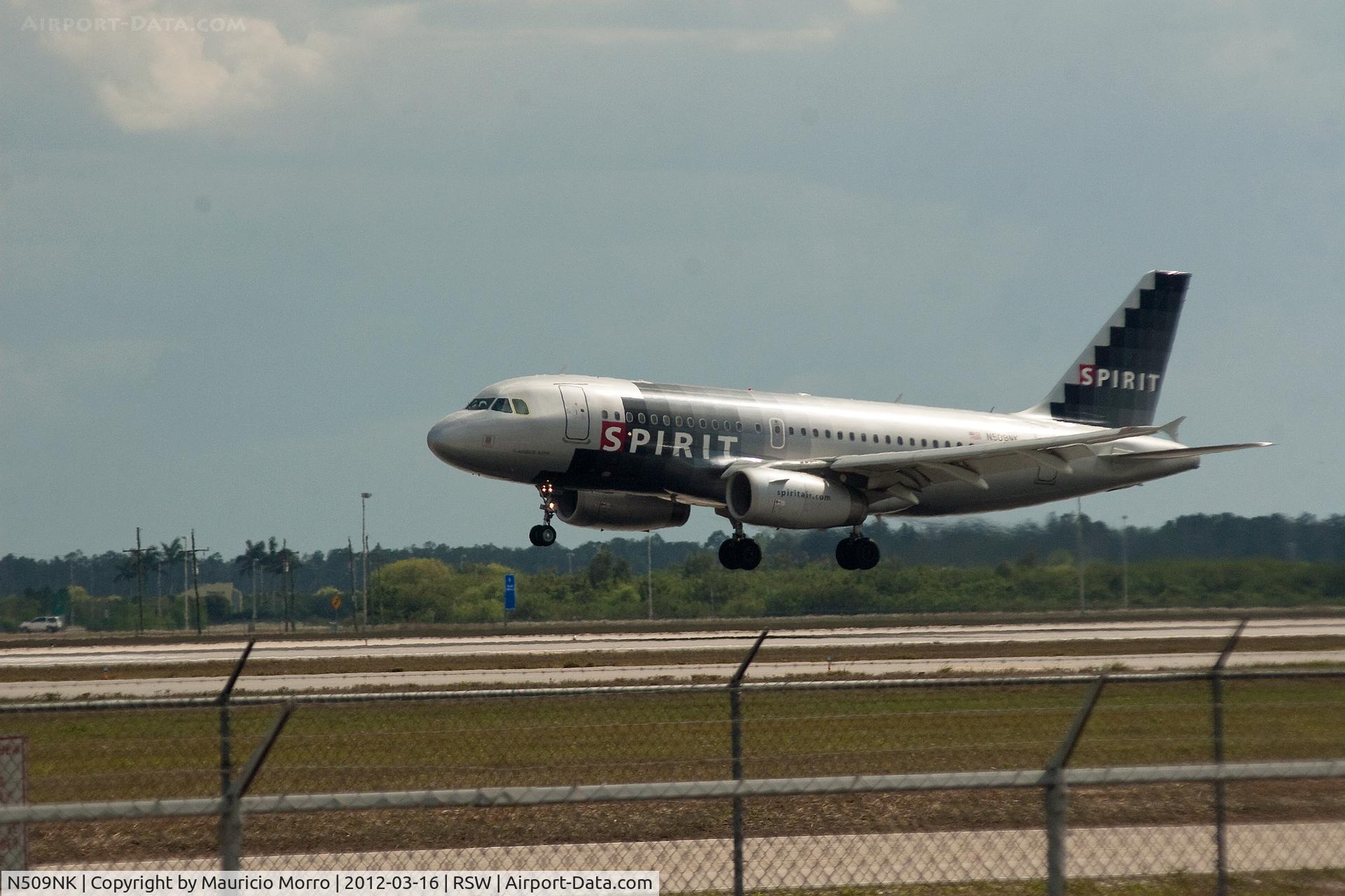 N509NK, 2005 Airbus A319-132 C/N 2603, Landing at runway 6
