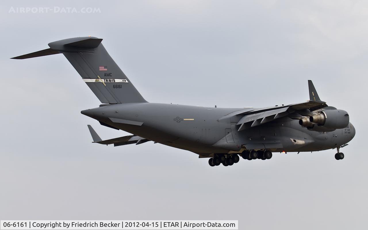 06-6161, 2006 Boeing C-17A Globemaster III C/N P-161, on final RW08