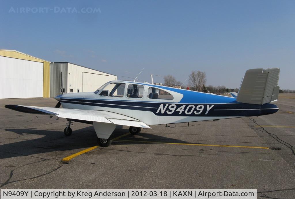 N9409Y, 1961 Beech N35 Bonanza C/N D-6631, Beech N35 Bonanza on the line.