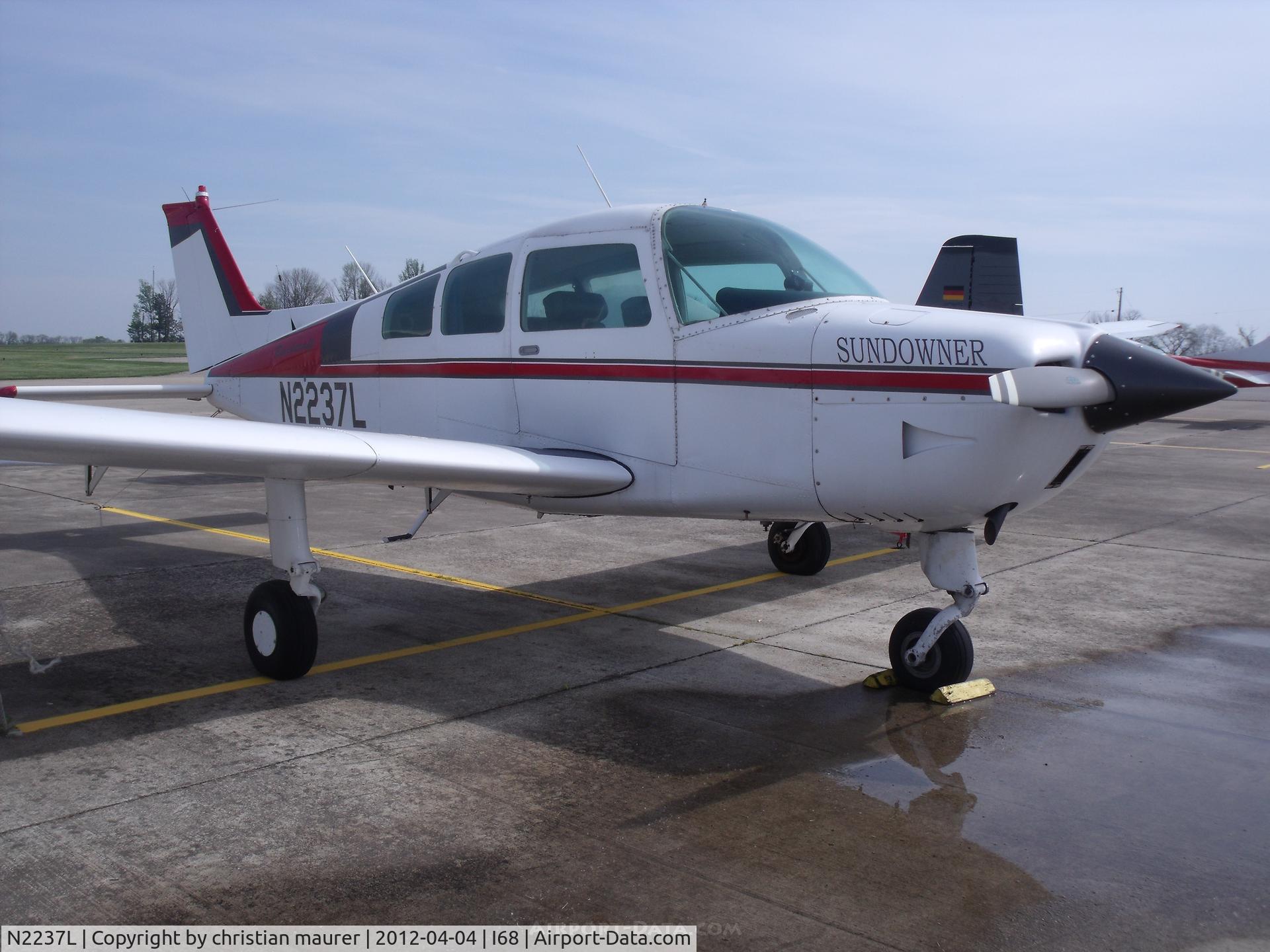 N2237L, 1976 Beech C23 Sundowner 180 C/N M-1885, at i68