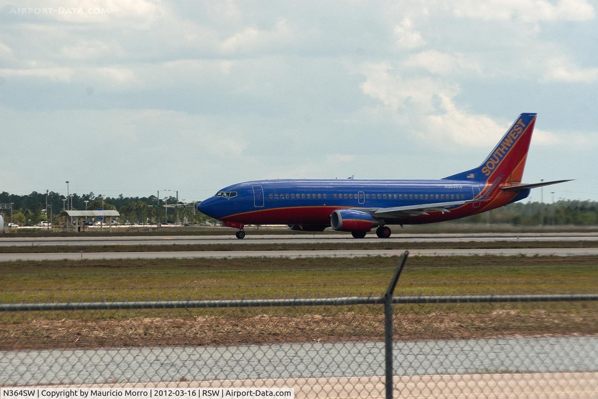 N364SW, 1993 Boeing 737-3H4 C/N 26575, Ready for take off at RSW