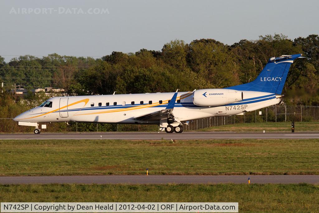 N742SP, 2005 Embraer EMB-135BJ Legacy C/N 14500884, Insperity, Inc 2005 Embraer ERJ-135BJ Legacy N742SP rolling out on RWY 5 after arrival from Thomson-McDuffie County Airport (KHQU). Formerly registered as N617WA to Administaff, re-registered to N742SP 5/3/2011. Test registration was PT-SIU.